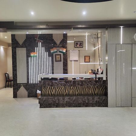 Hotel Sanjay Galaxy,Kanpur Exterior photo