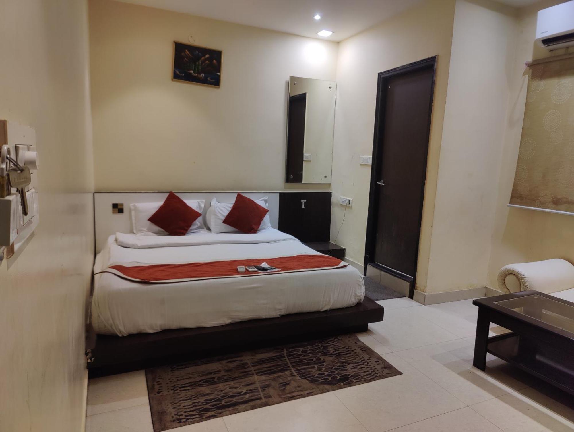 Hotel Sanjay Galaxy,Kanpur Exterior photo