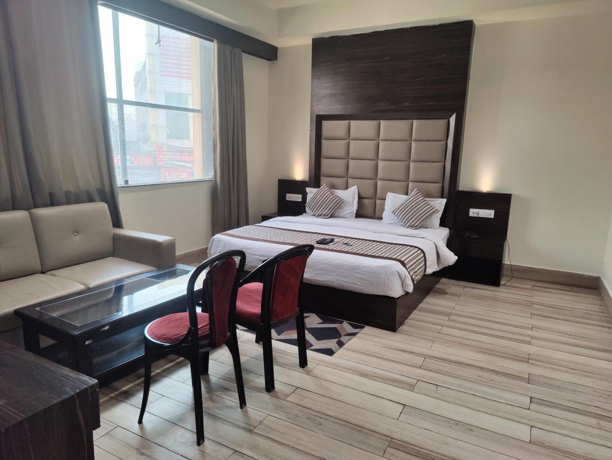 Hotel Sanjay Galaxy,Kanpur Exterior photo